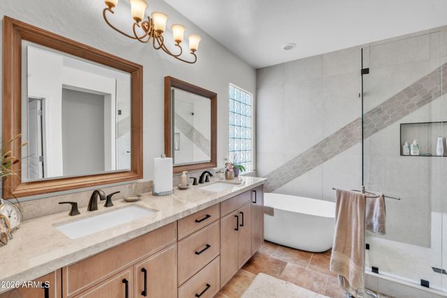 2236 W SPUR Drive, Phoenix, AZ 85085