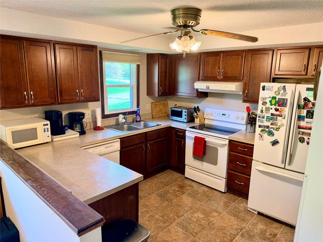 219 SHELHAMER Circle, Edinboro, PA 16412