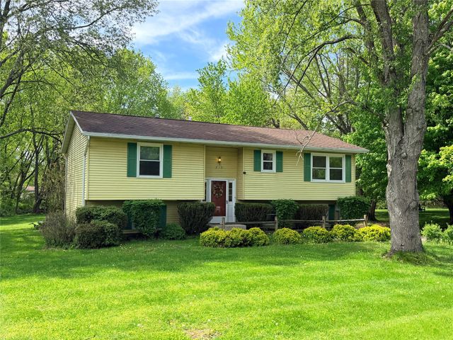 219 SHELHAMER Circle, Edinboro, PA 16412