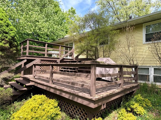 219 SHELHAMER Circle, Edinboro, PA 16412