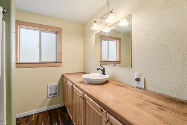 14355 Fern Dell Loop, La Pine, OR 97739