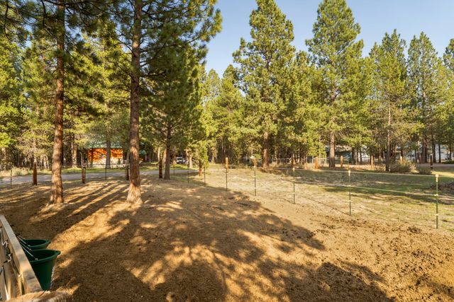 14355 Fern Dell Loop, La Pine, OR 97739
