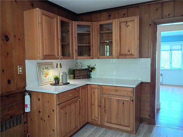 6 Old Pound Hill Road, North Smithfield, RI 02896