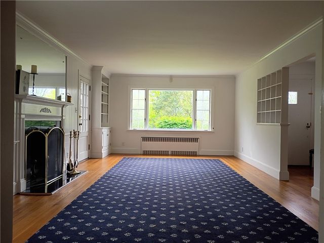 6 Old Pound Hill Road, North Smithfield, RI 02896
