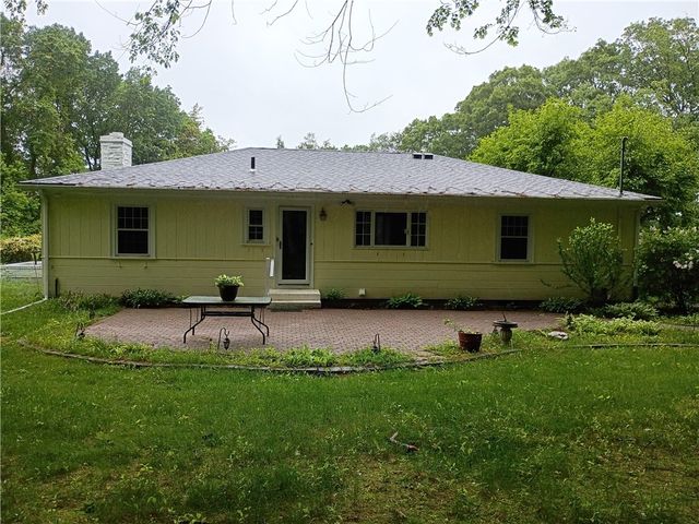 6 Old Pound Hill Road, North Smithfield, RI 02896