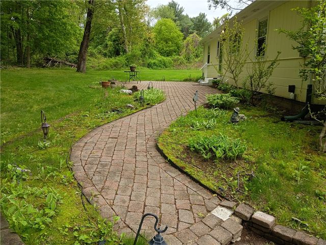 6 Old Pound Hill Road, North Smithfield, RI 02896