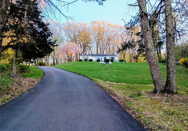 6 Old Pound Hill Road, North Smithfield, RI 02896