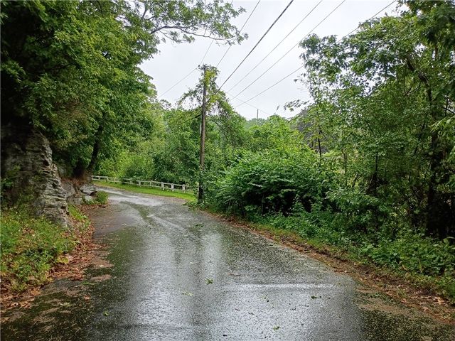 6 Old Pound Hill Road, North Smithfield, RI 02896