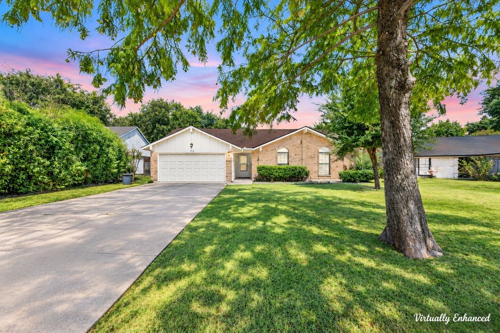 718 Southridge Court, Grand Prairie, TX 75052 — exterior