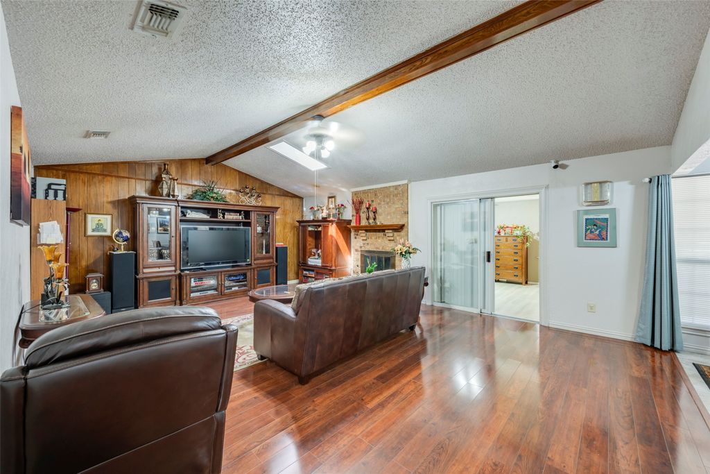 718 Southridge Court, Grand Prairie, TX 75052 — photo 2