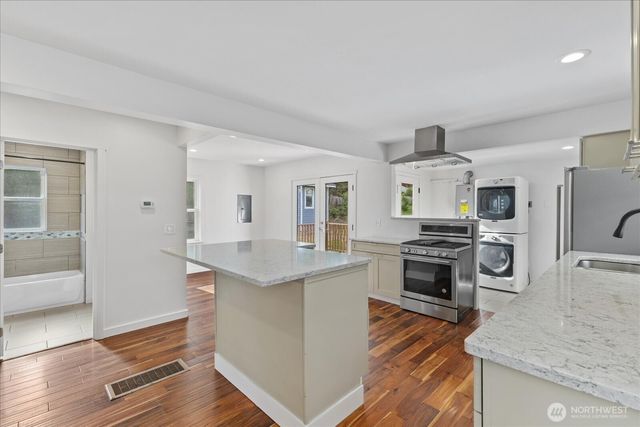 742 S Director Street, Seattle, WA 98108