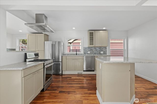 742 S Director Street, Seattle, WA 98108