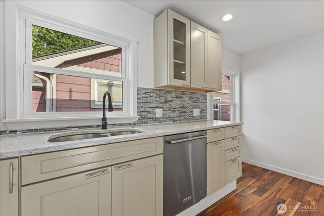 742 S Director Street, Seattle, WA 98108
