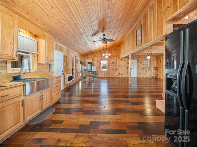 1115 Elk Wallow None, Bakersville, NC 28705