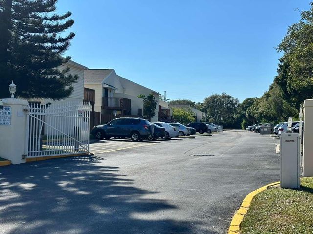 637 Executive Center Drive N102, West Palm Beach, FL 33401