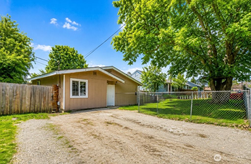 6214 S Prospect Street, Tacoma, WA 98409