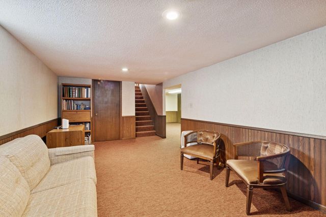 5832 Rhode Island Avenue N, Crystal, MN 55428