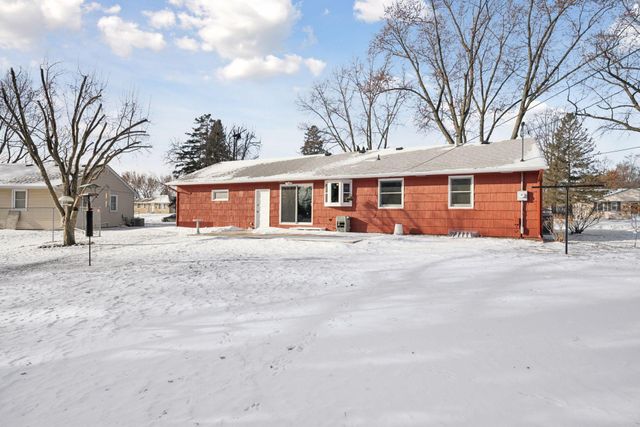 5832 Rhode Island Avenue N, Crystal, MN 55428