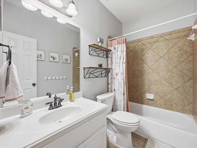 405 Panther Peak Drive, Midlothian, TX 76065