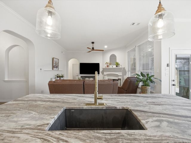 405 Panther Peak Drive, Midlothian, TX 76065