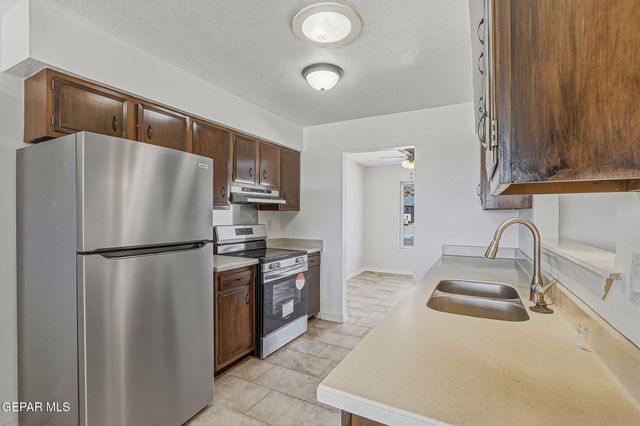 10710 LAKEWOOD Avenue, El Paso, TX 79935