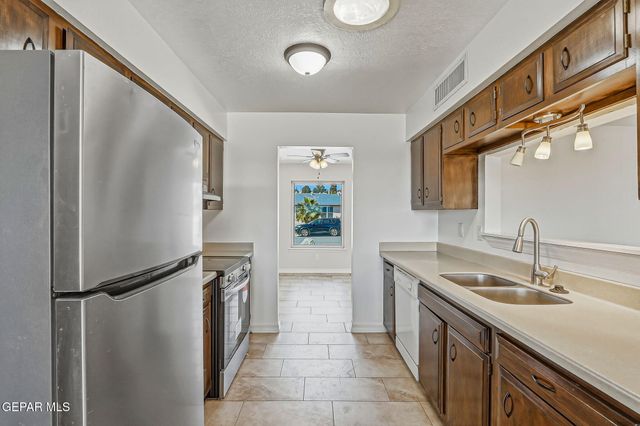 10710 LAKEWOOD Avenue, El Paso, TX 79935