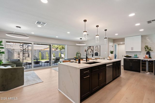 8326 E VALLEY VIEW Road, Scottsdale, AZ 85250