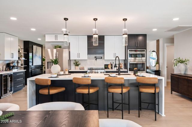8326 E VALLEY VIEW Road, Scottsdale, AZ 85250