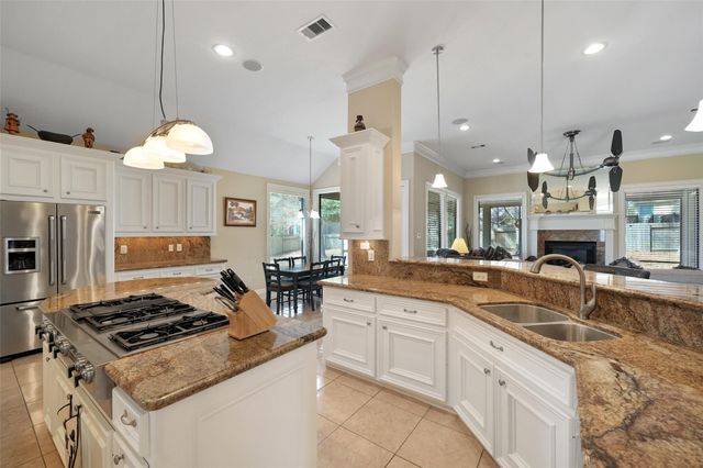 228 Blue Hill Drive, Montgomery, TX 77356