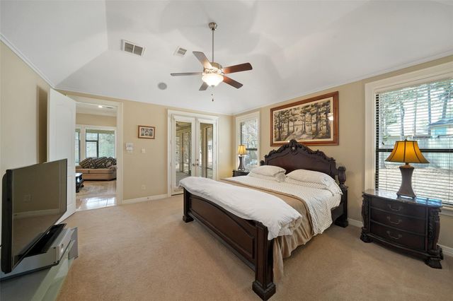 228 Blue Hill Drive, Montgomery, TX 77356