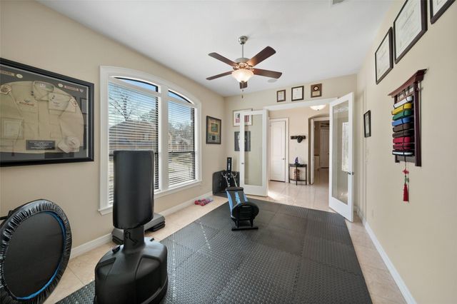 228 Blue Hill Drive, Montgomery, TX 77356