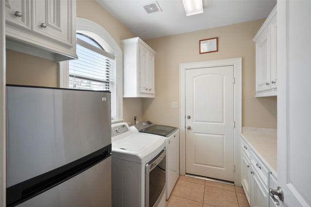 228 Blue Hill Drive, Montgomery, TX 77356