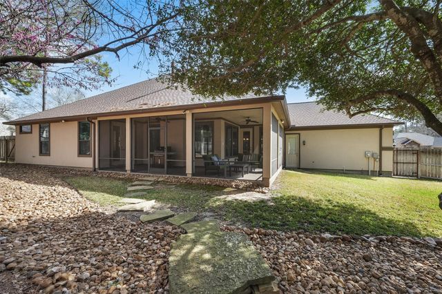 228 Blue Hill Drive, Montgomery, TX 77356