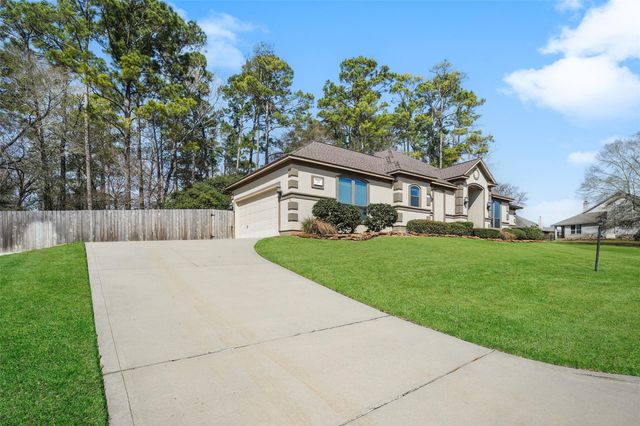 228 Blue Hill Drive, Montgomery, TX 77356