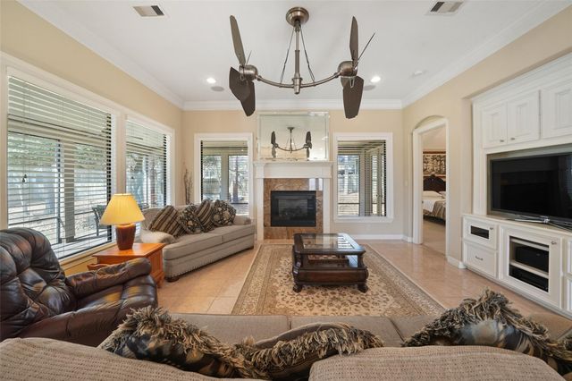 228 Blue Hill Drive, Montgomery, TX 77356