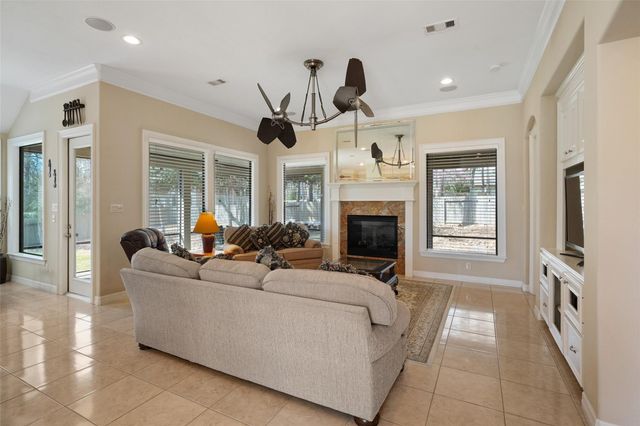 228 Blue Hill Drive, Montgomery, TX 77356