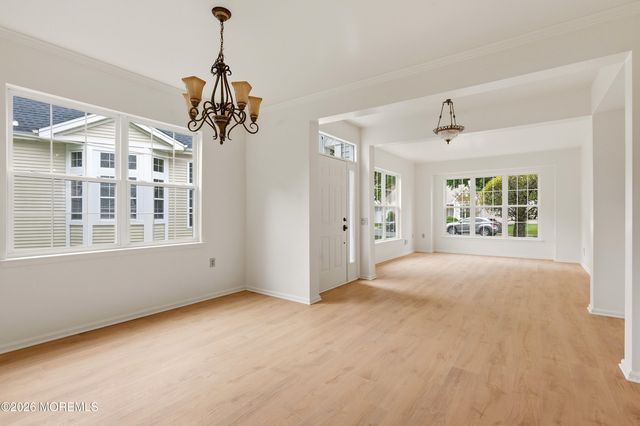 33 Valley Stream Place, Barnegat, NJ 08005