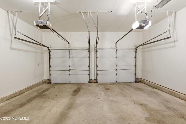 33 Valley Stream Place, Barnegat, NJ 08005