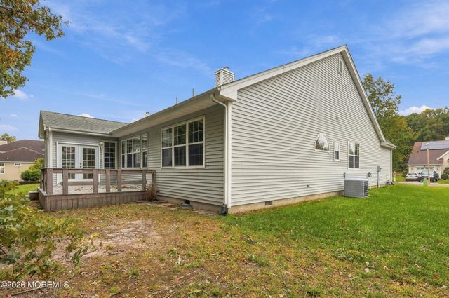33 Valley Stream Place, Barnegat, NJ 08005