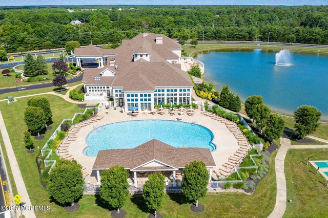 33 Valley Stream Place, Barnegat, NJ 08005