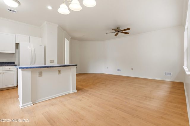 33 Valley Stream Place, Barnegat, NJ 08005
