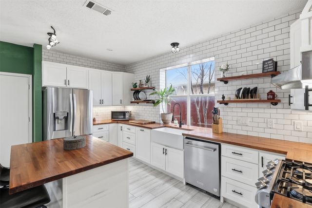 7713 Straits Drive, Rowlett, TX 75088