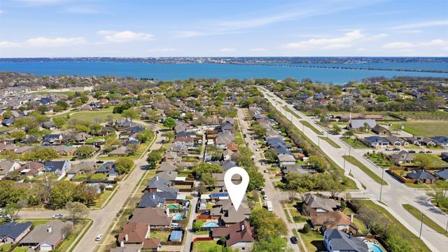 7713 Straits Drive, Rowlett, TX 75088