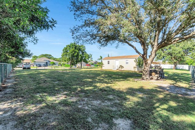 4257 SW Kazan Street, Port St. Lucie, FL 34953