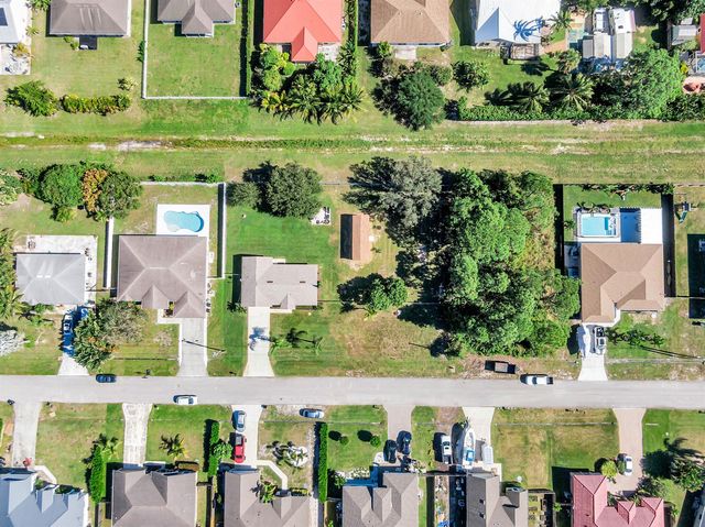4257 SW Kazan Street, Port St. Lucie, FL 34953