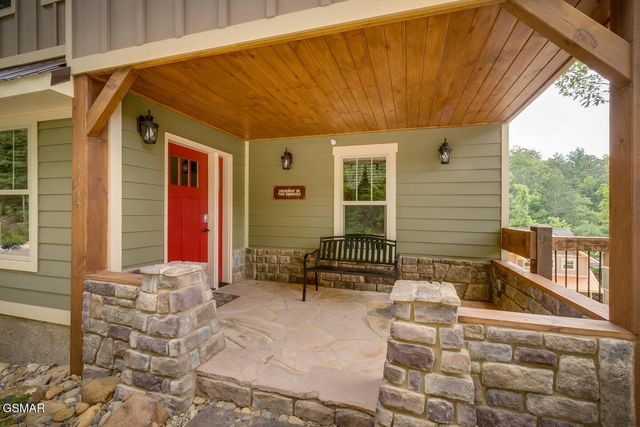 1115 Anastasia Way, Gatlinburg, TN 37738