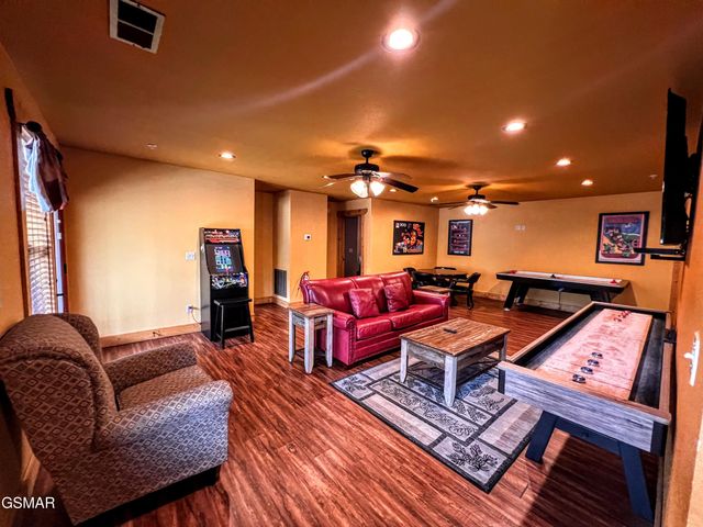 1115 Anastasia Way, Gatlinburg, TN 37738