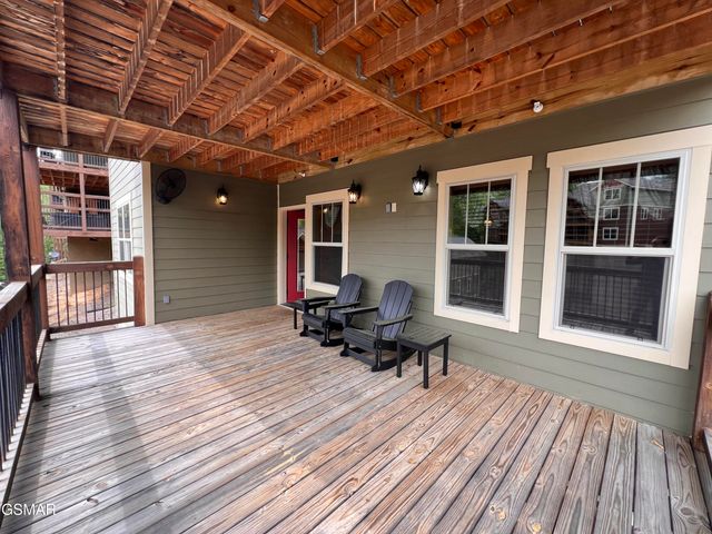 1115 Anastasia Way, Gatlinburg, TN 37738