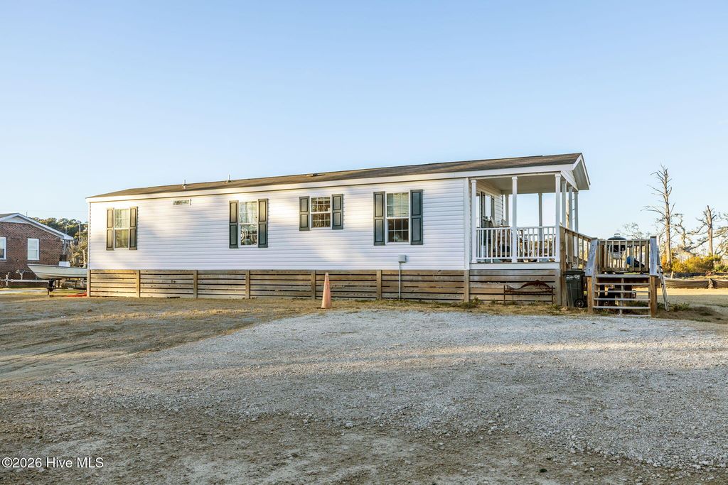 191 Old Carteret Road, Smyrna, NC 28579