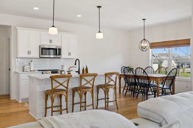 202 Finch Dr, La Vergne, TN 37086